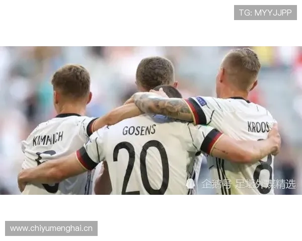 德容与约书亚·基米希对比:全能中场的技术风格与战术角色差异何在?